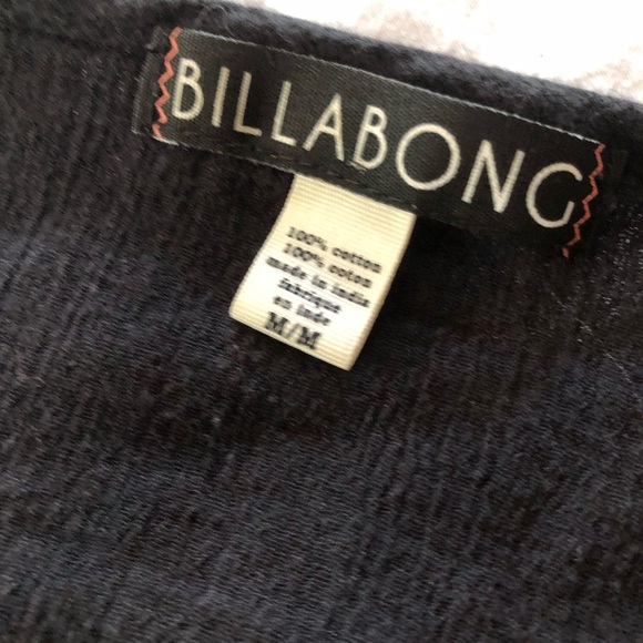 Cute Beachy type shirt - Picture 2 of 6